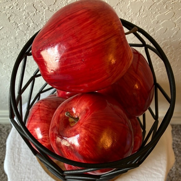 Unbranded: Black Metal Wire Spinning Apple Basket-Fall Decor - Picture 2 of 16